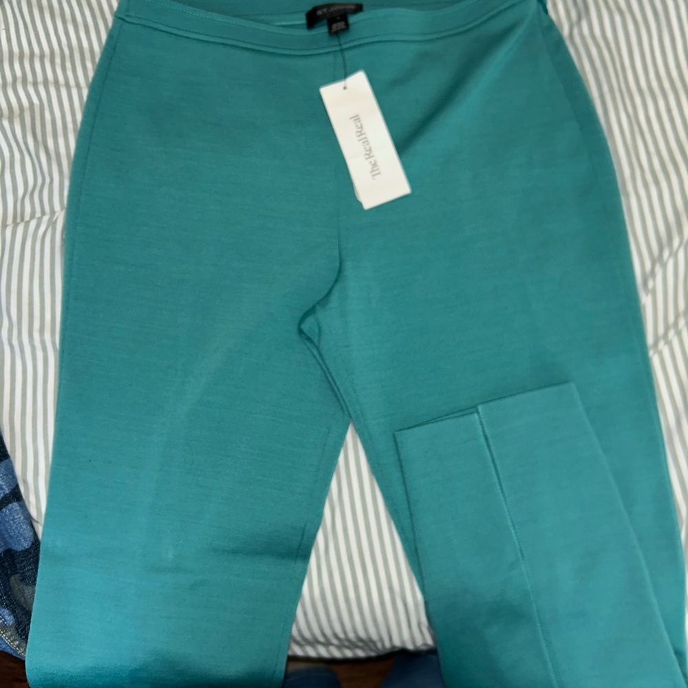 St. John Women's Teal Capris